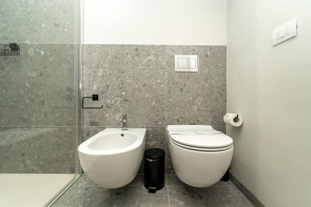 Apt 2 Min From The Cathedral With Private Parking Como Buitenkant foto