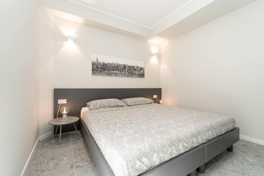 Apt 2 Min From The Cathedral With Private Parking Como Buitenkant foto