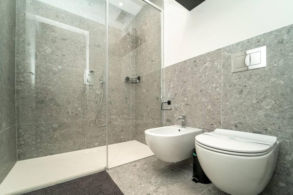 Apt 2 Min From The Cathedral With Private Parking Como Buitenkant foto