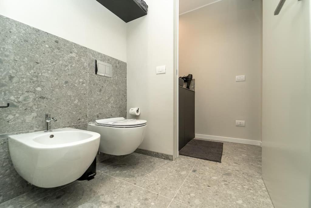 Apt 2 Min From The Cathedral With Private Parking Como Buitenkant foto