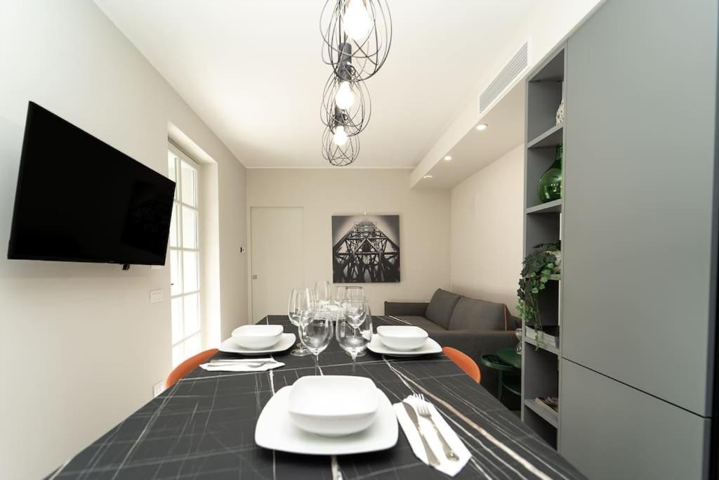 Apt 2 Min From The Cathedral With Private Parking Como Buitenkant foto