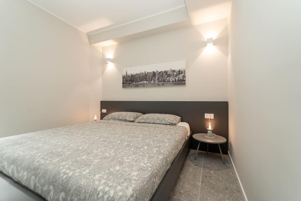 Apt 2 Min From The Cathedral With Private Parking Como Buitenkant foto