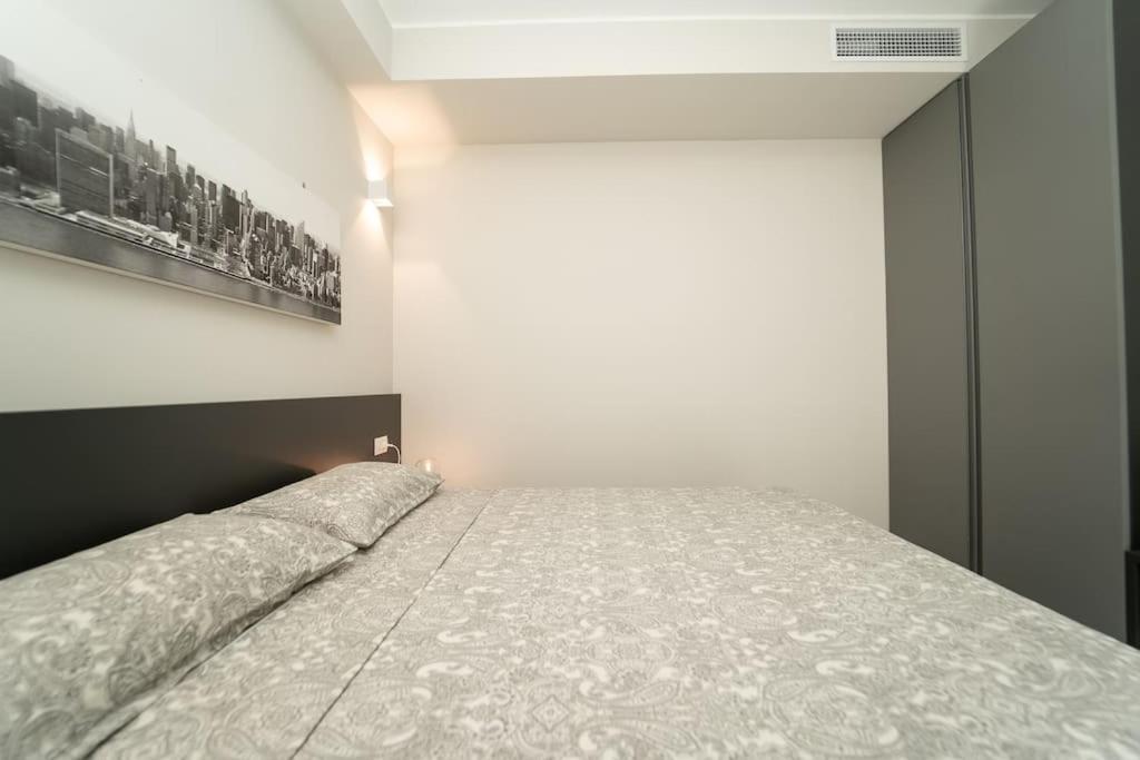 Apt 2 Min From The Cathedral With Private Parking Como Buitenkant foto